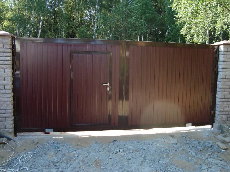 Уличные ворота DoorHan в Самаре с установкой