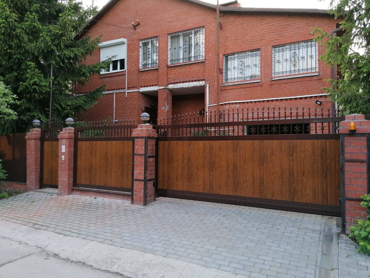 Уличные ворота DoorHan в Самаре с установкой